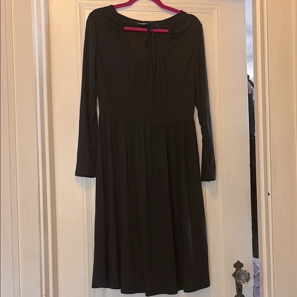 Modcloth Dresses & Skirts - ModCloth NWOT L Ribbed Black Long Sleeve Dress